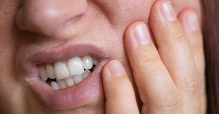 Zaczyna się od zębów, a kończy u psychiatry. Cierpi nawet co trzeci Polak