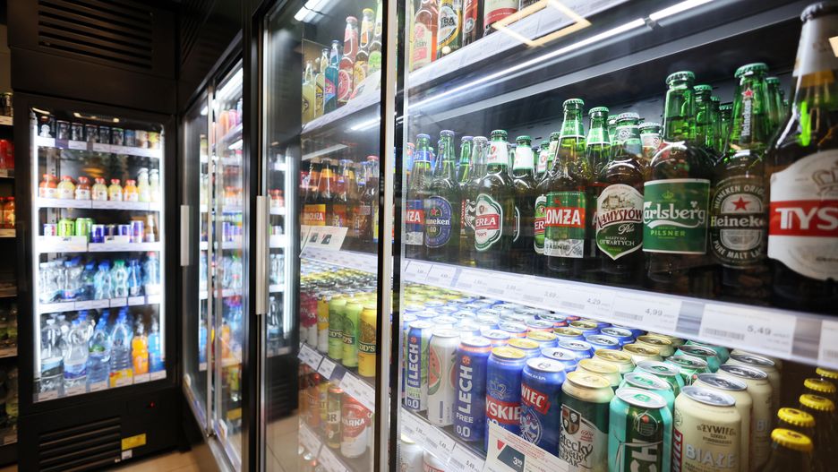 Alkohol na stacjach benzynowych? "Kupuje go tam 70 proc. uzależnionych"