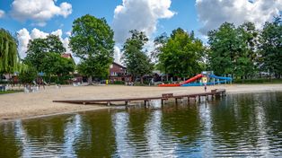 Nowa plaża w Szamocinie już gotowa. Jest piękniej, ale mieszkańców było zaskakująco mało