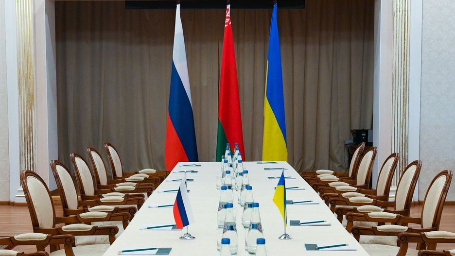 Spotkanie delegacji Ukrainy i Rosji. Wysłannicy Kijowa dotarli na granicę Białorusi 