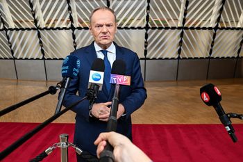 "Czas wstać z kolan". Tusk zwrócił się do Nawrockiego i Kaczyńskiego