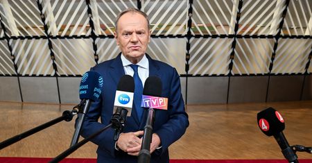 "Czas wstać z kolan". Tusk zwrócił się do Nawrockiego i Kaczyńskiego