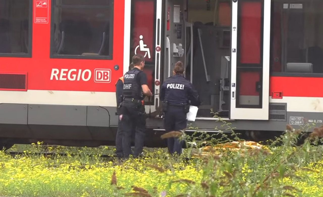 Bomba domowej roboty znaleziona w niemieckim pociągu. Eksperci badają podejrzany ładunek