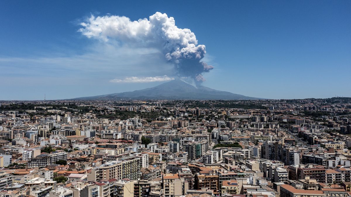 Wybuch Etny na Sycylii. Mamy komentarz PLL LOT