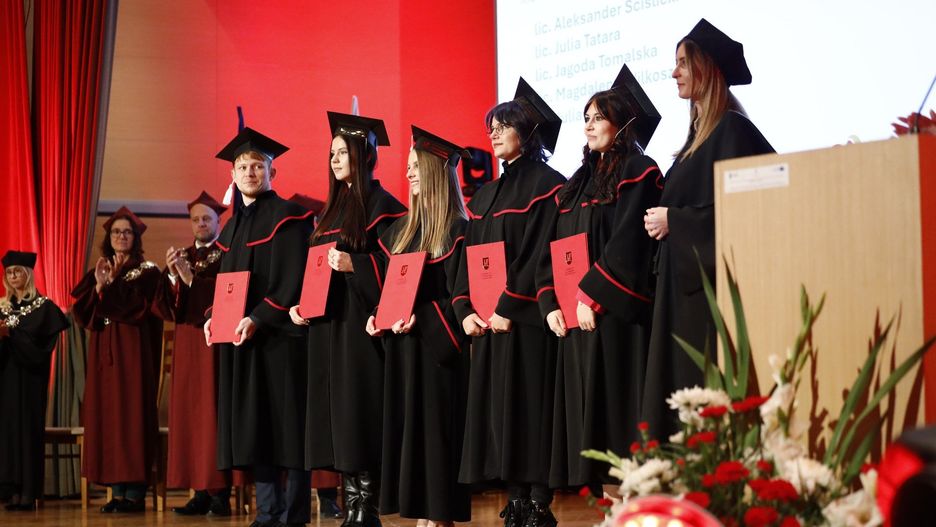 Rozdanie dyplomów absolwentom Wydziału Nauk Ścisłych, Przyrodniczych i Technicznych