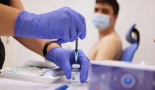 Krótszy okres między dawkami szczepionki. Zmiany w programie obejmą też ozdrowieńców