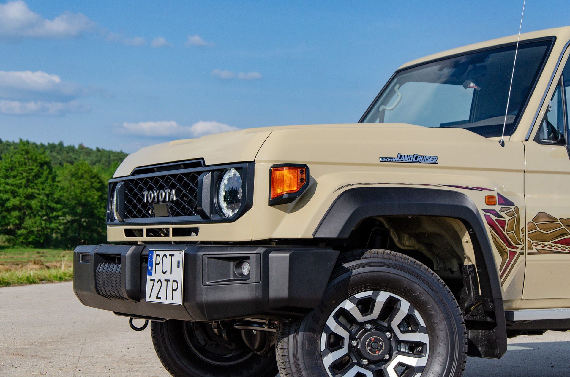 Toyota Land Cruiser 70