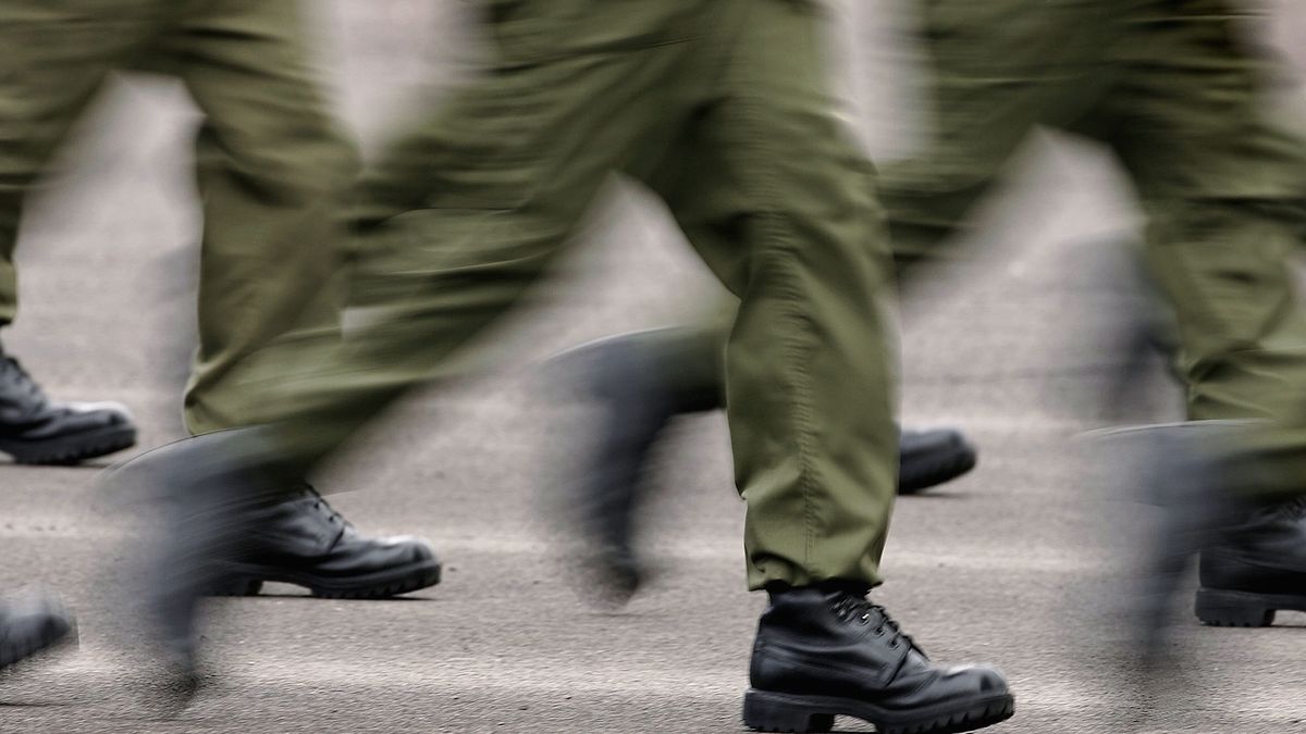 Rosyjscy poborowi są zatrzymywani na ulicach.