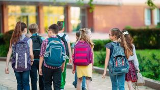 Radom: Ślubowanie pierwszoklasistów w Publicznej Szkole Podstawowej numer 25. Piękne występy artystyczne przygotowane przez uczniów