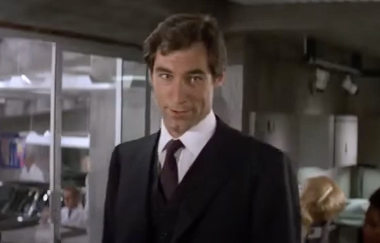 Timothy Dalton w filmie "W obliczu śmierci"