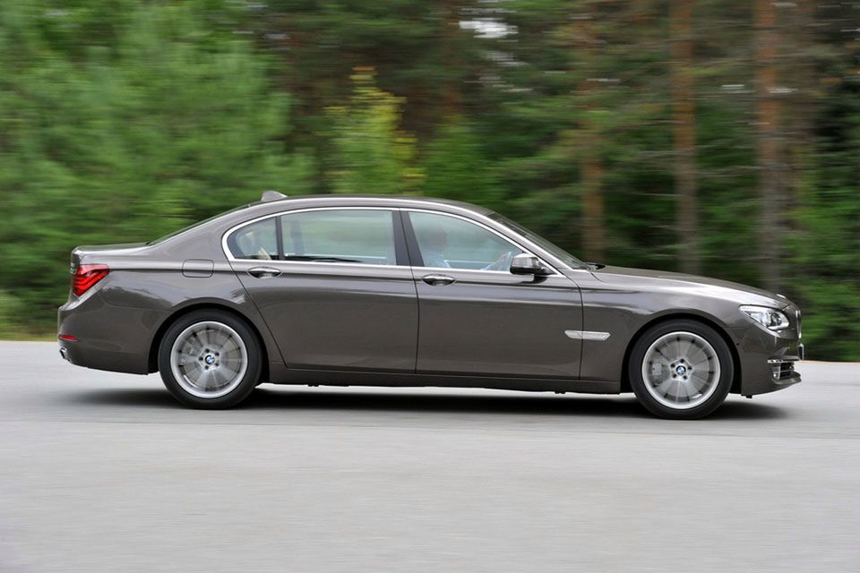 BMW serii 7 na rok 2013 - megagaleria niemieckiego okrętu flagowego 60