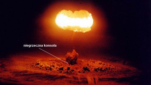 Niegrzeczne gry i konsole kończą w mikserze! 1