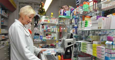 Nie kupią w aptece, idą na bazar. "Fałszywe leki mogą zrobić krzywdę"