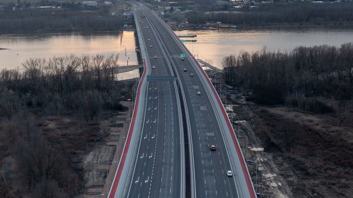 Poprawki na hucznie otwartym moście za 758 mln zł. 