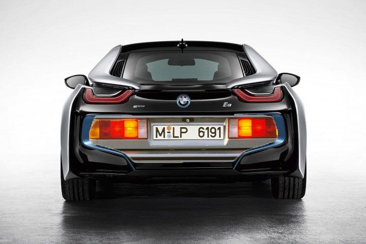 BMW i8 w przebraniach różnych producentów 11