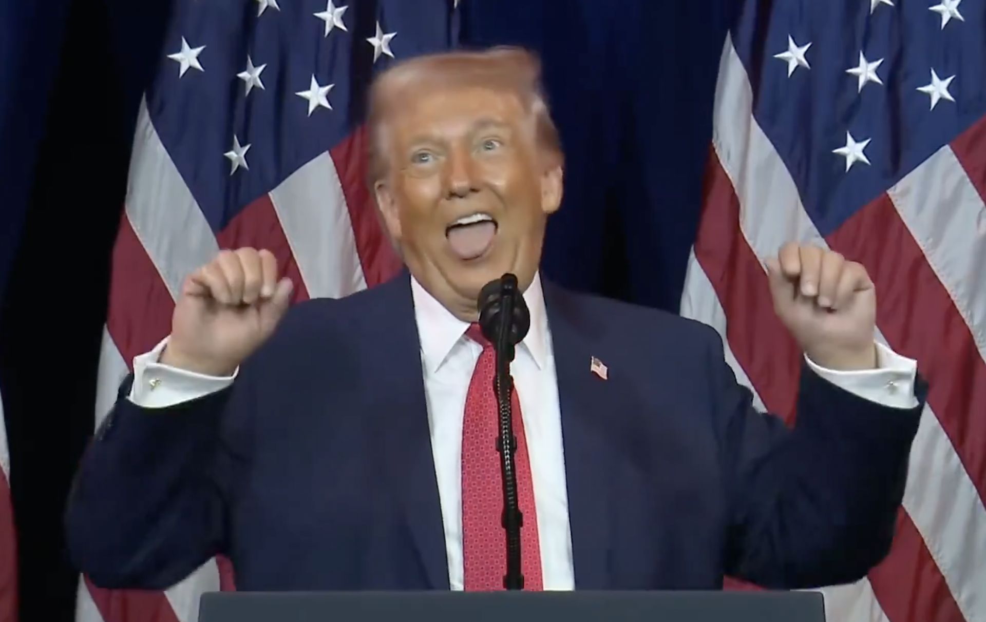 wiadomości,aktualności,WP Wiadomości Dziwne zachowanie Trumpa. Robił to na konferencji