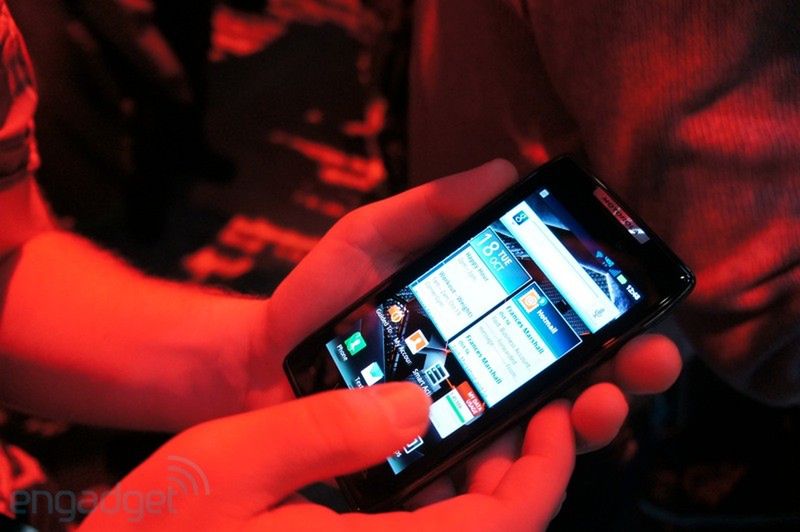 Motorola RAZR | fot. engadget.com