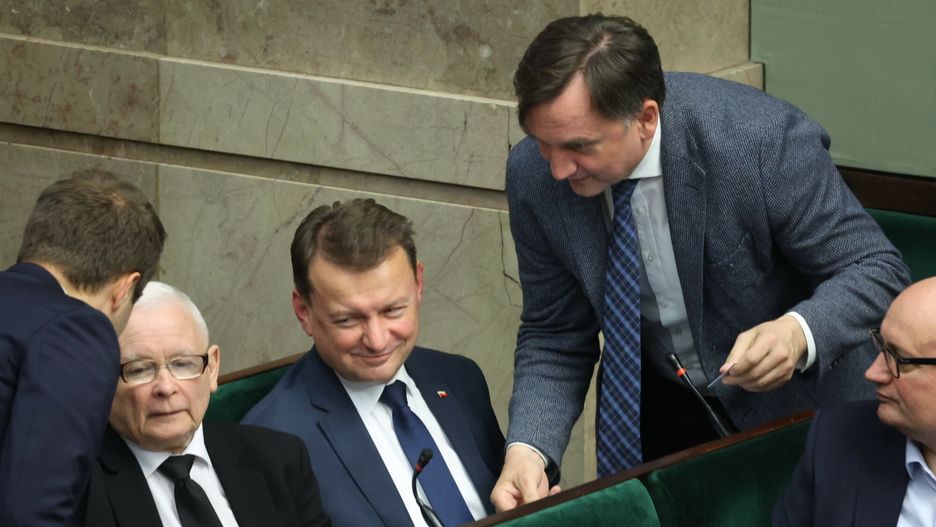Mariusz Błaszczak nowym szefem klubu PiS. Poparł go Ziobro 