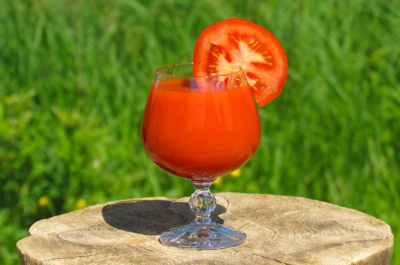 Nie mogą się oderwać od soku pomidorowego. Naukowcy ustalili przyczynę
