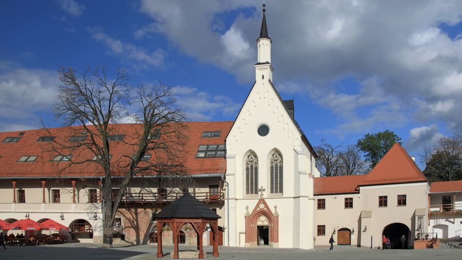 Zamek w Raciborzu. Skrzydło wschodnie od strony dziedzińca