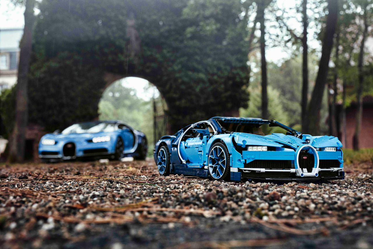 Bugatti Chiron - model z LEGO i jego pierwowzór