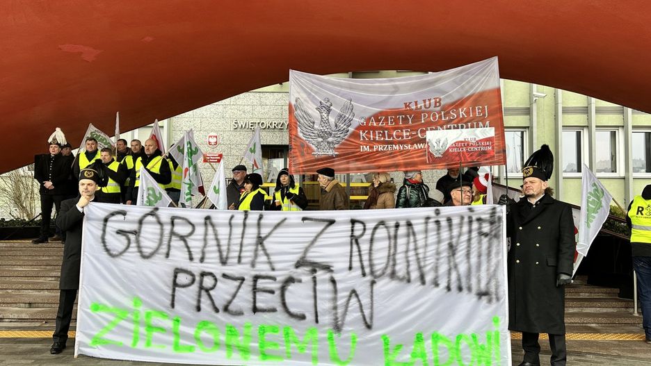 Rolnicy protestowali przed Urzędem Wojewódzkim w Kielcach