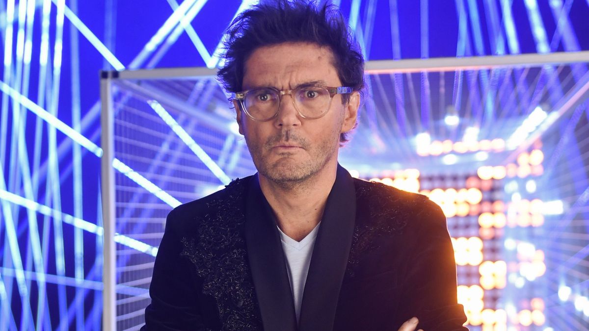 okulary z przezroczystymi oprawkami, zarost, Milionerzy, Kuba Wojewódzki, Wiosenny spot TVN, spot TVN, TVN, luty 2023