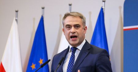 "Naciskam". Minister o falstarcie cyfrowej rewolucji