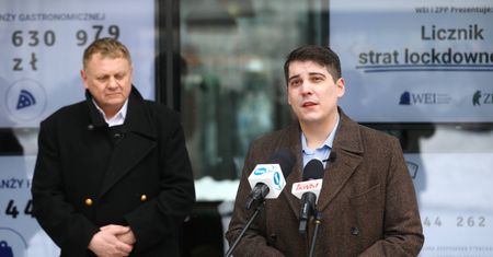 Koronawirus. "Licznik Strat Lockdownowych" na dawnym Domu Partii