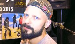 Pyta.pl rozstała się z Mikołajem „Jaokiem” Januszem, spór o obrażanie rozmówców, klipy z alkoholikami i pieniądze z reklam (wideo)