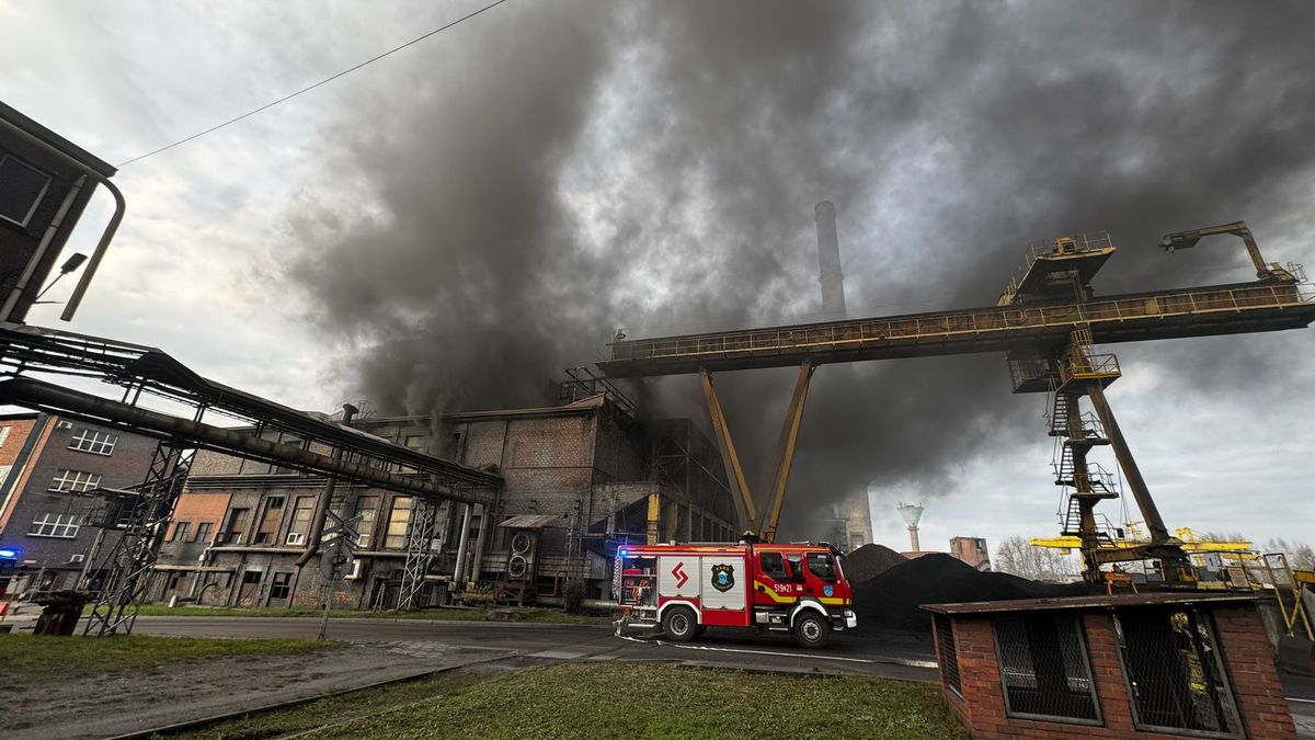  Akcja gaśnicza na terenie huty Łaziska