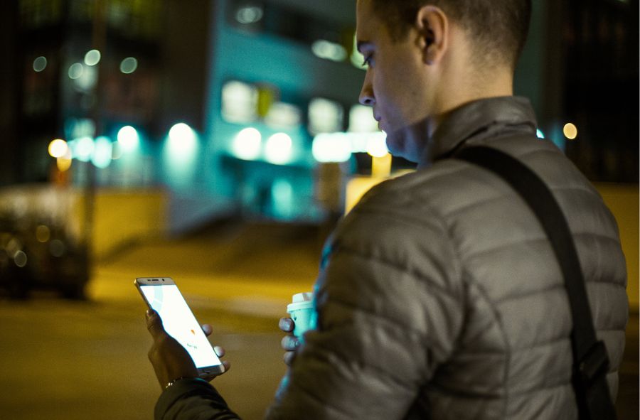 Bolt Lokalnie już jest. Możesz zamówić przejazd z osobą płynnie 