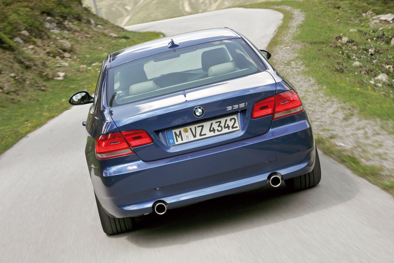 BMW 335i nie oznacza 3,5 litra pojemności, ale turbodoładowanie. To oczywiście... nie wróży najlepiej w przypadku tej marki.