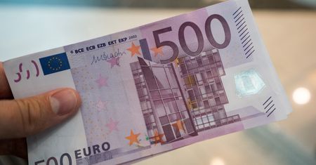 Kursy walut NBP 11.08.2020 Wtorkowy kurs euro, funta, dolara i franka szwajcarskiego