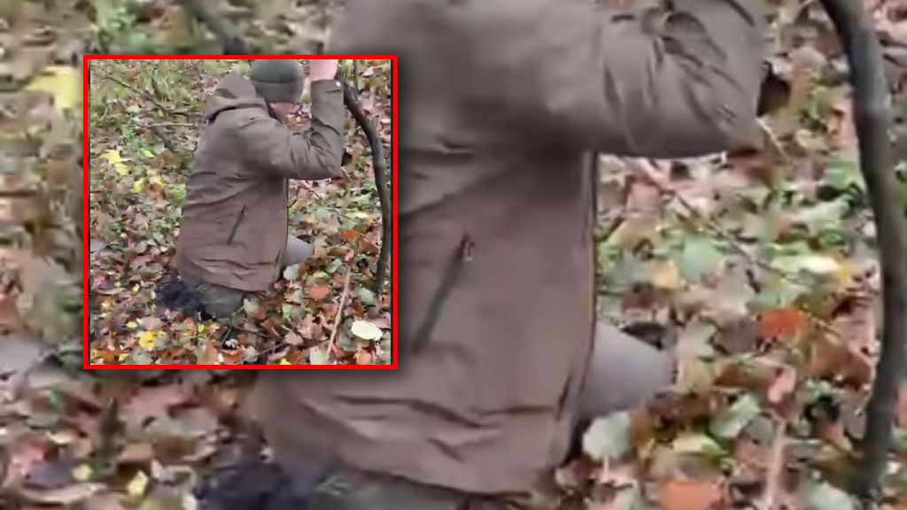 Leśniczy wpadł po pas w mokradło