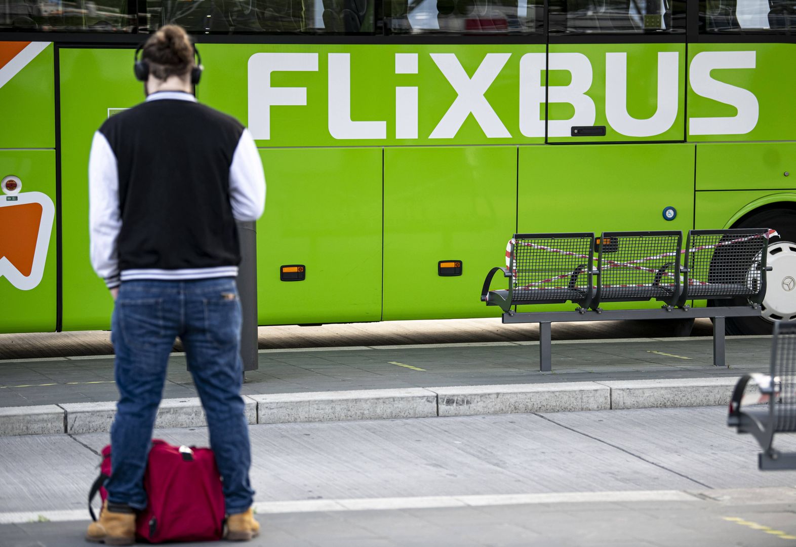 Flixbus odjechał bez pasażerki. Teraz próbuje odzyskać swój bagaż