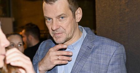 Jest bardzo wierzący. Po pielgrzymce rozwiódł się z żoną
