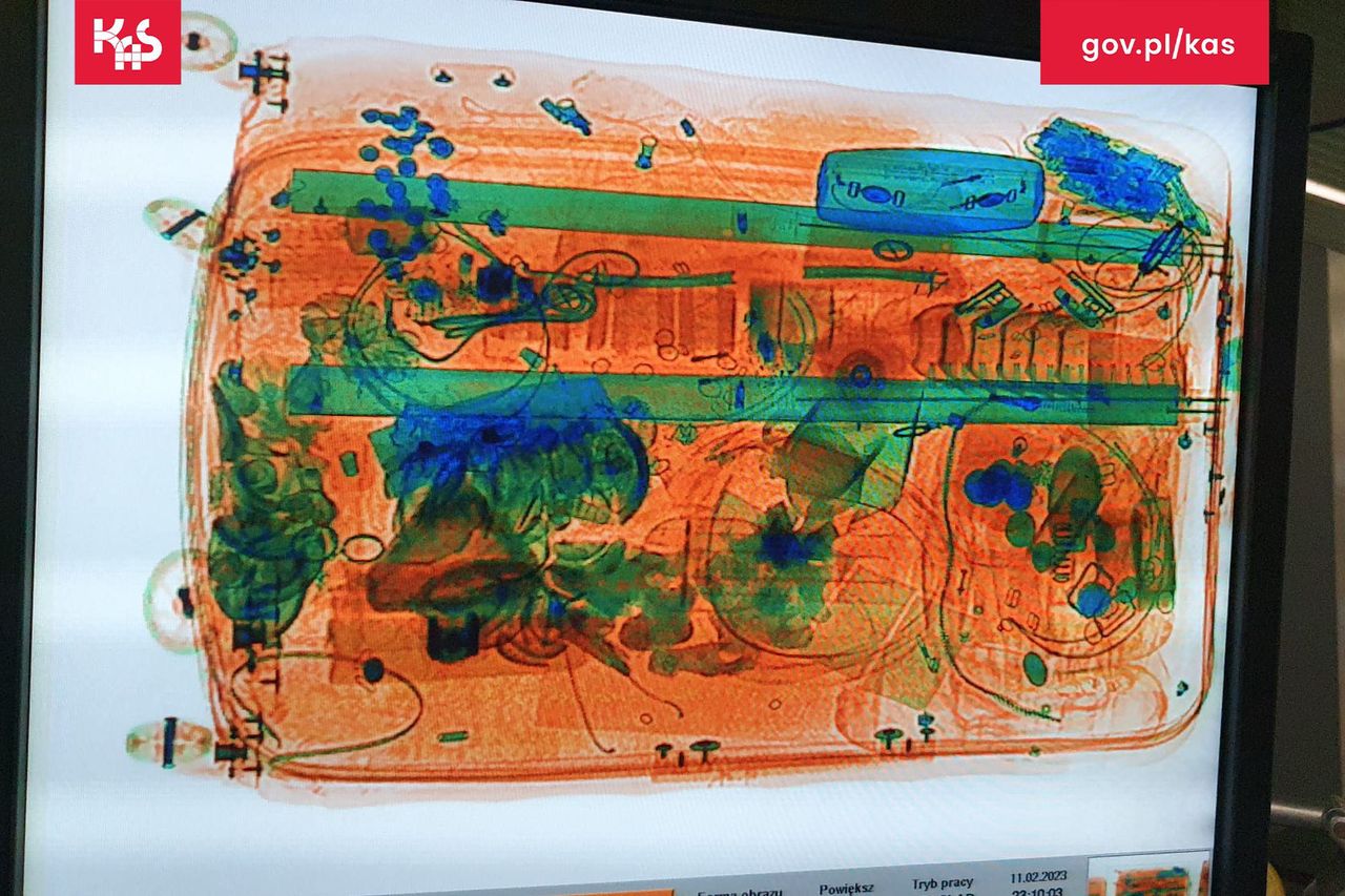 Podróżni nie wiedzieli, że są przemytnikami. Wpadli na lotnisku w Krakowie