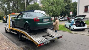 Sosnowiec: Policja zastrzeliła mężczyznę. Sprawę bada prokuratura. Wiadomo kim był napastnik, który rzucił się na mundurowych