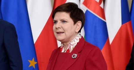 Szydło dostała nagrodę za "wprowadzenie w życie Katolickiej Nauki Społecznej" obok grupy... "leczącej z homoseksualizmu"!
