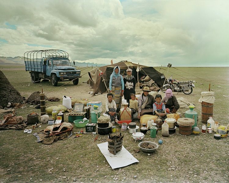 Przez 10 lat fotografował chińskie rodziny z ich całym dobytkiem 15