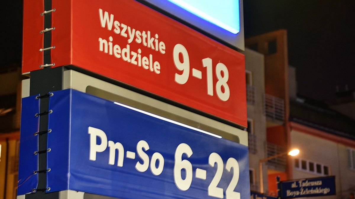 Nawet duże sieci handlowe, takie jak Lidl, Biedronka czy Auchan, znalazły sposób, jak we wszystkie niedziele otworzyć swoje sklepy. 
