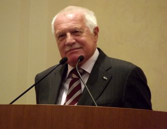 Vaclav Klaus ukarany za brak maseczki. Były prezydent Czech już się odwołał