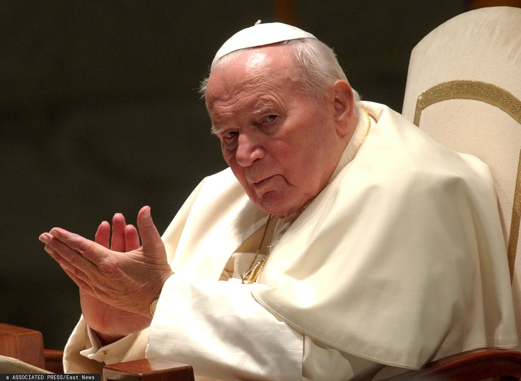 AP HDD 2
Pope John Paul II claps his hands during an audience with the Don Oreste Benzi association members at the Vatican, Monday, Nov. 29, 2004. The don Oreste Benzi association helps orphans in 20 different countries. (AP Photo/Plinio Lepri)
PLINIO LEPRI