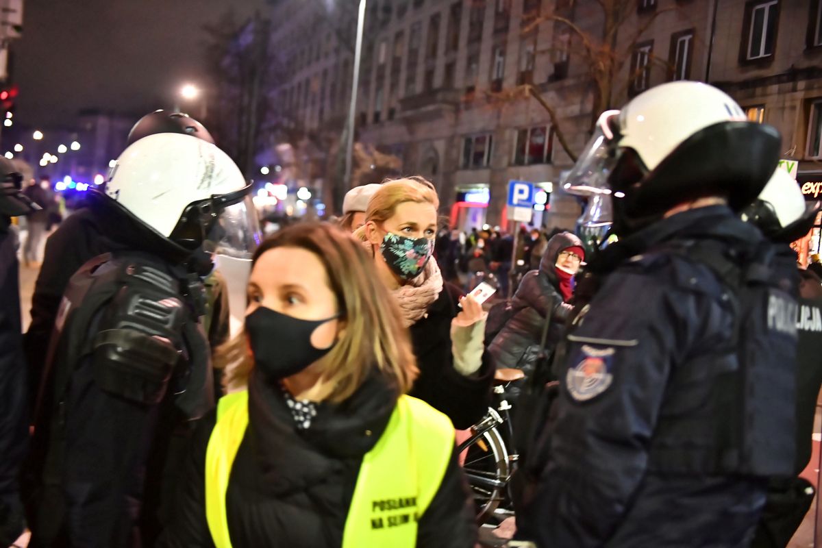 Strajk Kobiet. Barbara Nowacka ostro o policji: Będą rozliczeni