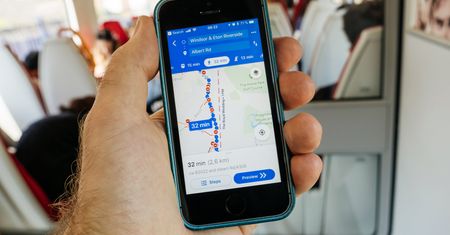 Google pamięta historię lokalizacji smartfonu nawet po wyłączeniu funkcji śledzenia