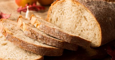 Wkładam do chlebaka razem z pieczywem. Chleb nie czerstwieje