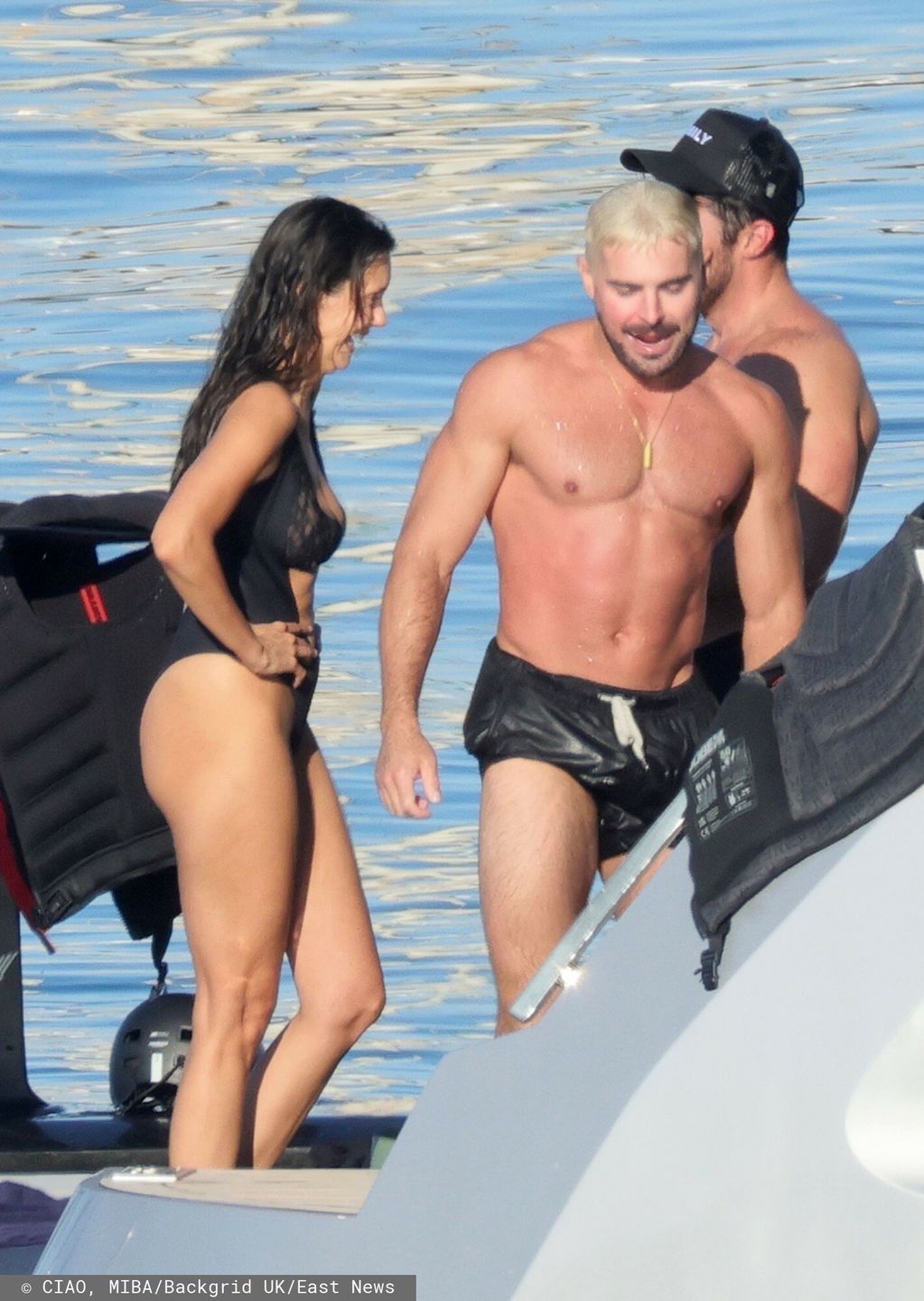 Zac Efron i Nina Dobrev na jachcie 