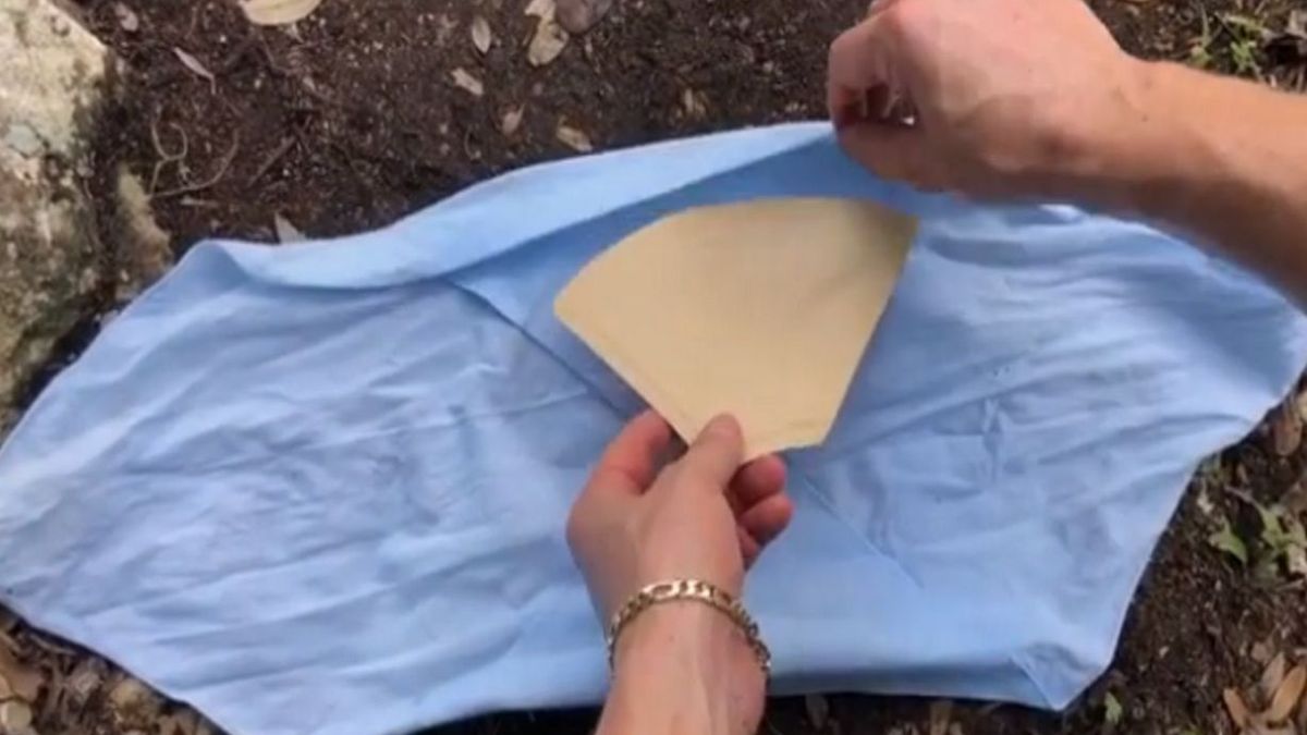 Matthew Mcconaughey pokazuje, jak zrobić maseczkę