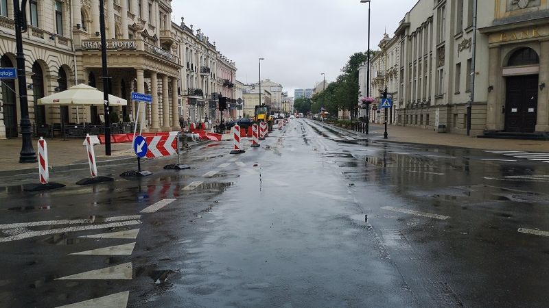 Ulica Krakowskie Przedmieście w trakcie remontu